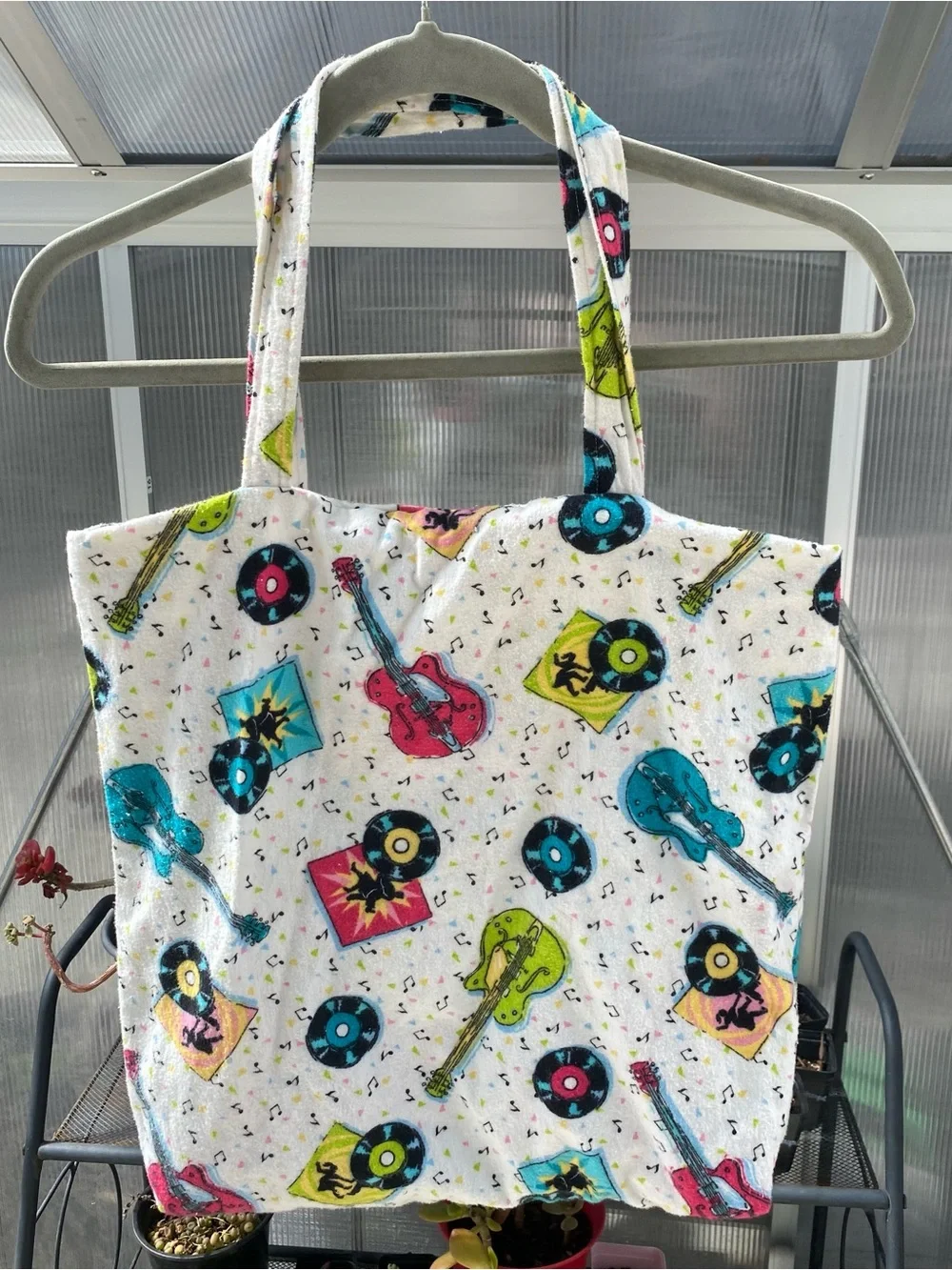 Handmade White Jazz Vinyl Record Pattern Lined Travel Tote Bag - Picture 3 of 7